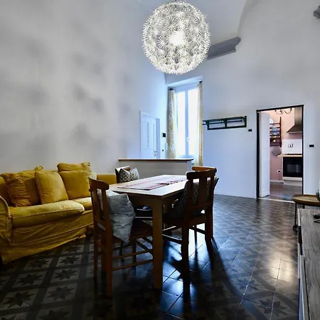 Hotel Maria &