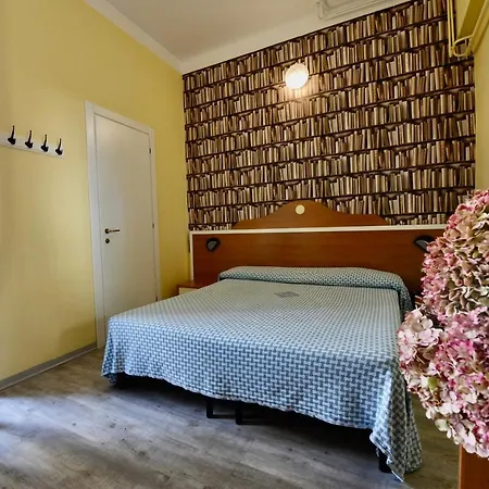 Hotel Maria & Varazze