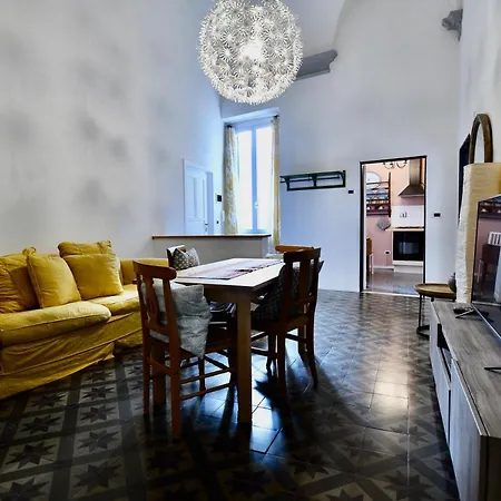 Maria & Hotell Varazze