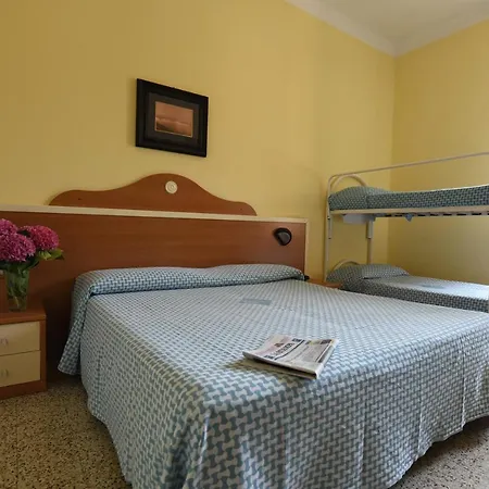 Maria & Hotell Varazze