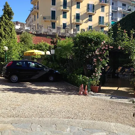Hotell Maria & Varazze