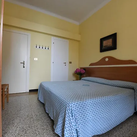 Hotell Maria & 2*