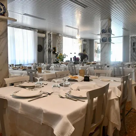 Maria & Hotell Varazze