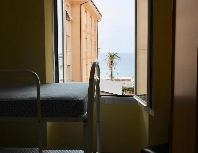 Hotel Maria & Varazze